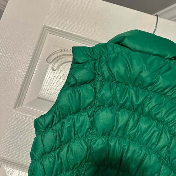 Athleta Downalicious Puffer Vest - Picture 12 of 15